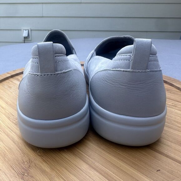Vionic Penelope Slip-On Sneakers Wome's Size 7.5 Gray Nubuck Leather Comfort - Picture 5 of 9